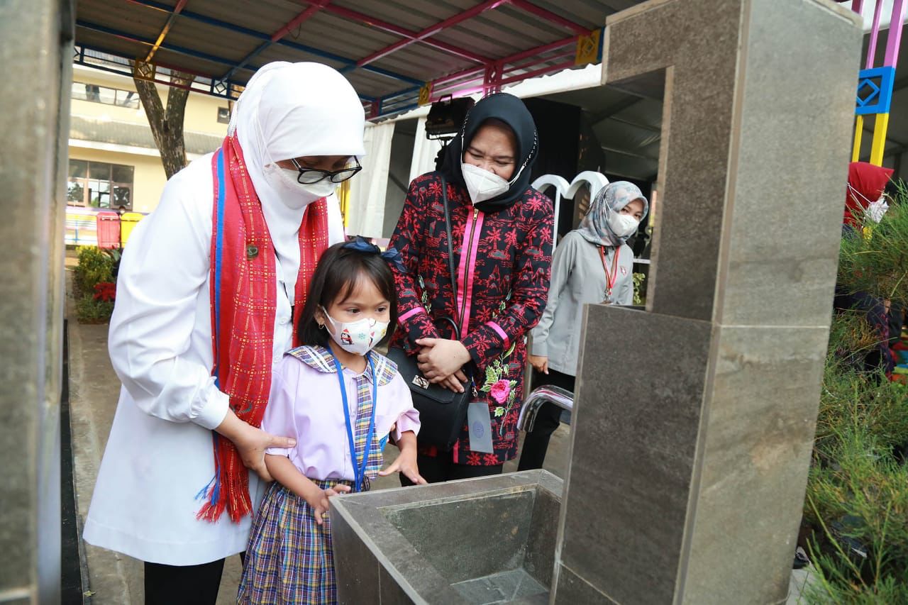 Ibu Negara RI Iriana Joko Widodo Kunjungi SKB PAUD Bina Insan di Banten