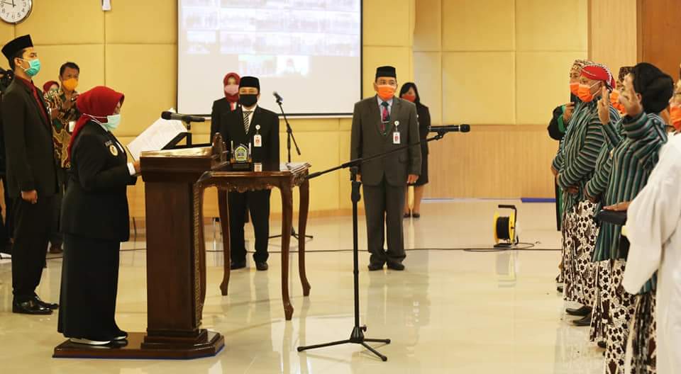 Istimewa, Lurah Gunung Kidul Dilantik Sultan Untuk Jaga Tanah Desa