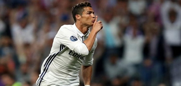 Dahsyat! Ronaldo Raih Ballon d'Or Kelima