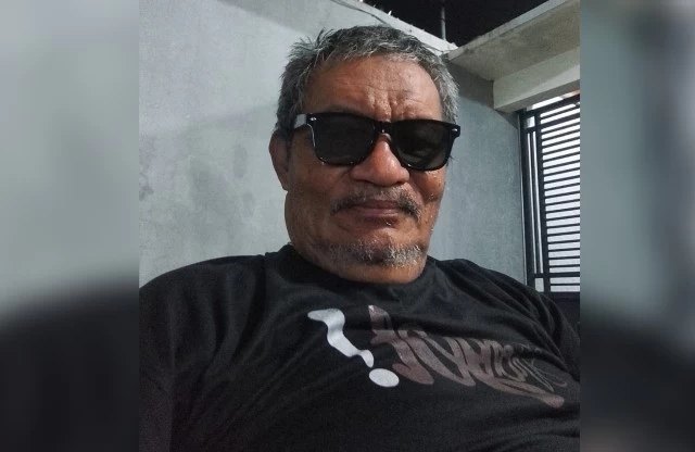 Spanduk Sedikit, Banyak Massa