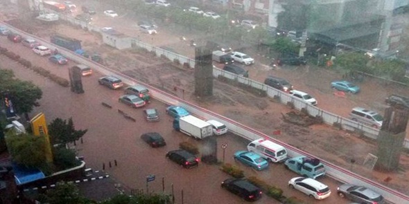 Jakarta Dikepung Banjir, Anies Langsung Terbitkan 4 Instruksi