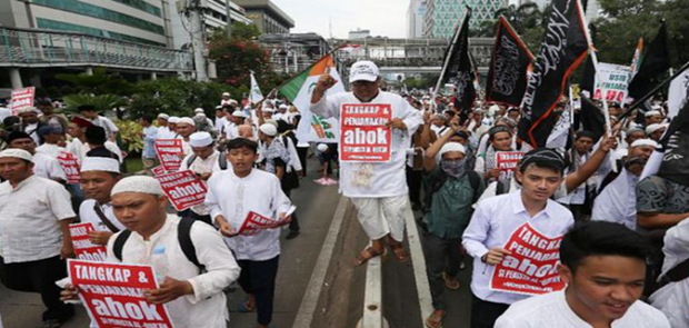 Umat Islam Tuntut Hakim Kasus Ahok Tidak Main-Main