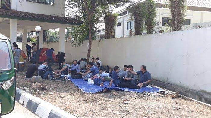 Di Penampungan Baru, Pencari Suaka Diberi Makan Dua Kali