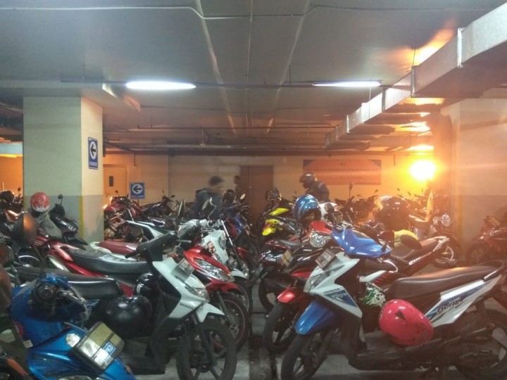 Parkir Gedung DPRD Semrawut,  Gubernur Anies : Nanti Akan Diatur