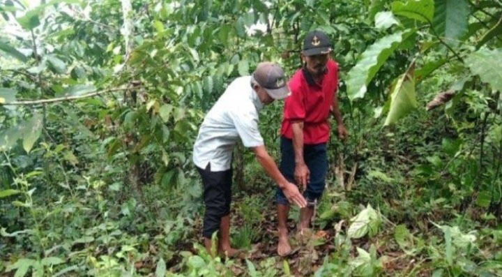Masyarakat Marga Belimbing Menyesalkan Tindakan Pihak TNBBS Menggeser Patok BW (Batas Wilayah)