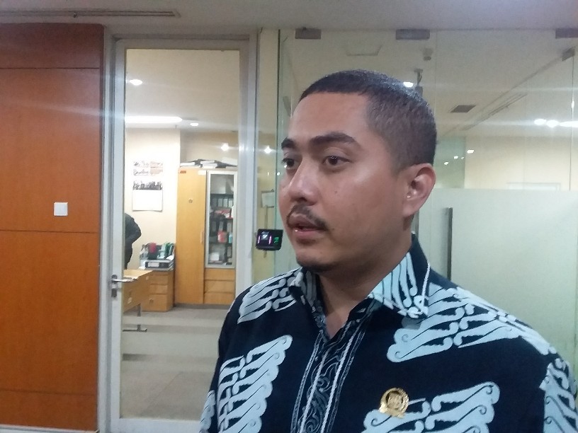 Fraksi Nasdem Dukung Rencana Anies Izinkan PKL Jualan di Trotoar, Ini Alasannya