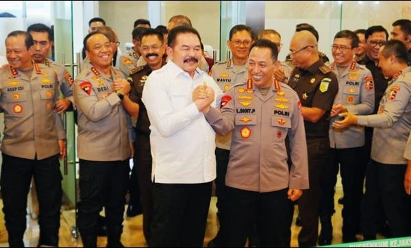 Temui Jaksa Agung, Kapolri Sebut Hubungan  Polri dan Kejaksaan Tak Ada Masalah