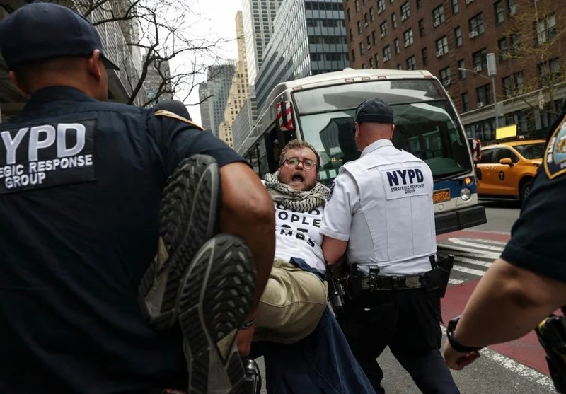 Tuntut AS Setop Dukung Israel, Puluhan Orang Ditangkap Polisi New York