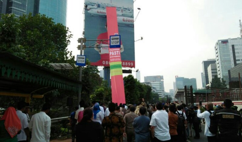 19 Reklame di Kawasan Kendali Ketat Telah Dibongkar