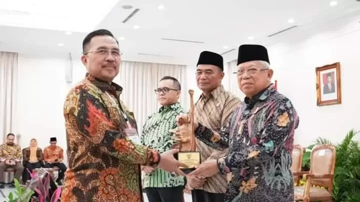 Pemerintah Kabupaten Pesawaran melengkapi koleksi penghargaannya dipenghujung tahun 2023