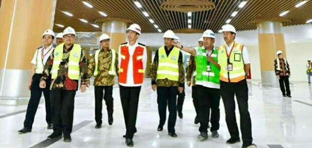Wow! Postingan Jokowi tentang Kunjungan ke Bandara Kertajati Justru Banjir Pujian untuk Aher