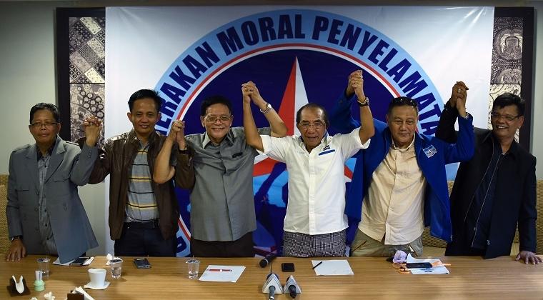 Soal KLB, Andi Arief Tuding Max Sopacua CS Mau Makelarin Kursi Ketum Demokrat