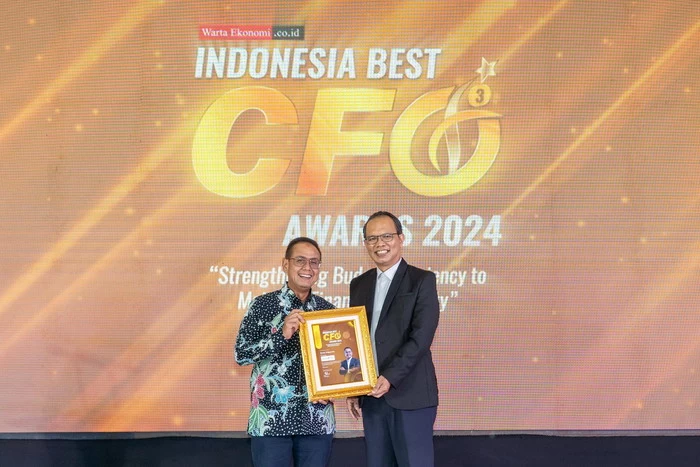 Direktur Keuangan dan Taktik Bank DKI Capai Indonesia Best CFO Award 2024