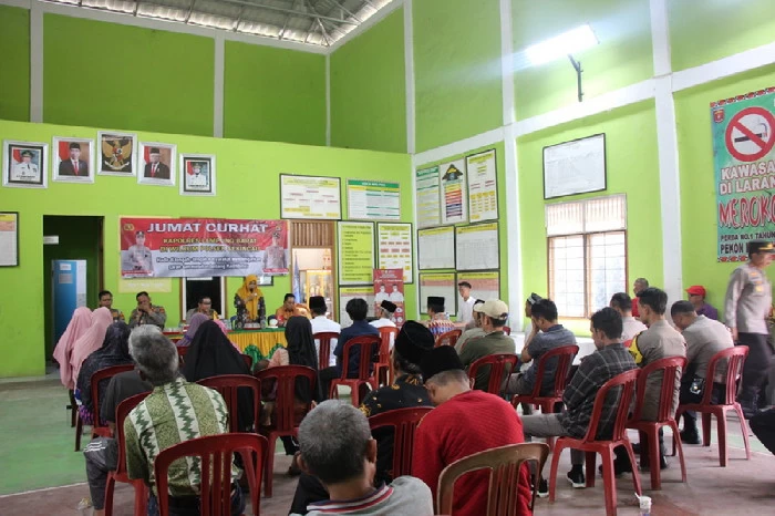 Kapolres Lampung Barat Gelar Jumat Curhat di Balai Pekon Kembahang