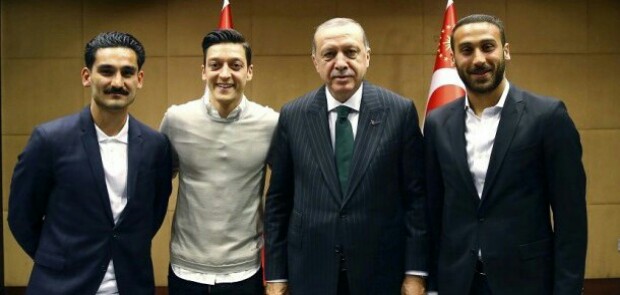 Merasa Didiskriminasi, Mesut Ozil Keluar dari Timnas Jerman