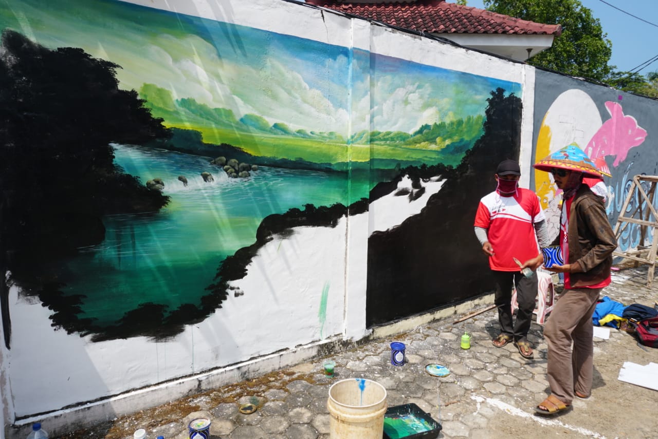 Lomba Kreasi Mural HUT ke-75 Kemerdekaan RI, Ibnu Mengaku Menjadi Tantangan Seniman Muda