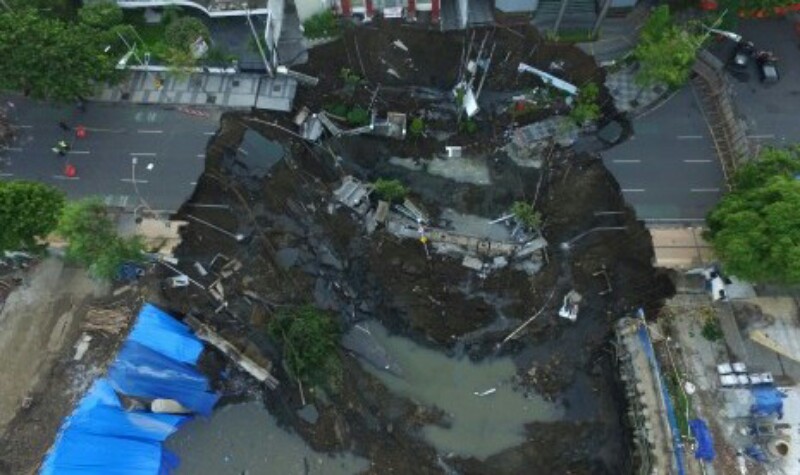 Inilah Penyebab Amblasnya Jalan Raya Gubeng