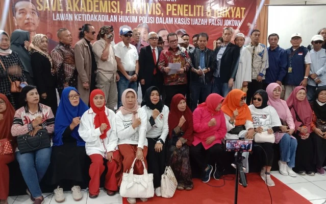 Tim Advokasi Deklarasi Dukung dan Bersamai 8 Tersangka Kasus Ijazah Jokowi